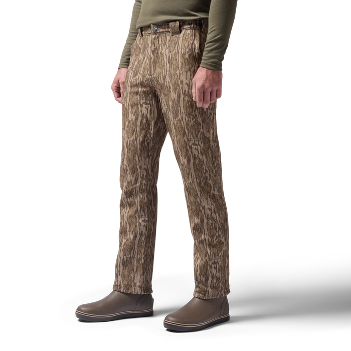 Bonded Fleece Field Pant in Mossy Oak Bottomland, on model #mossy_oak_bottomland