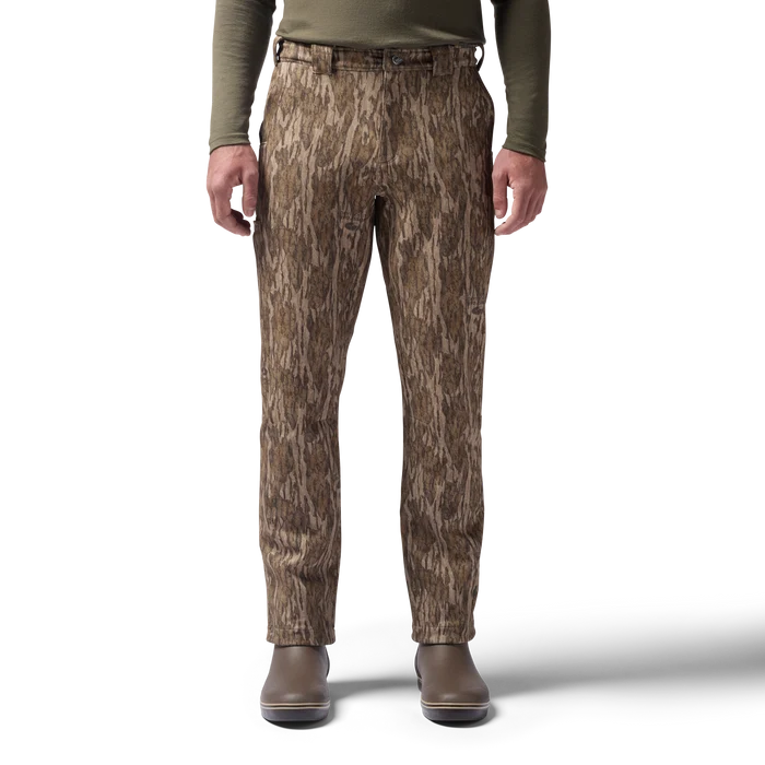 Bonded Fleece Field Pant in Mossy Oak Bottomland, on model #mossy_oak_bottomland