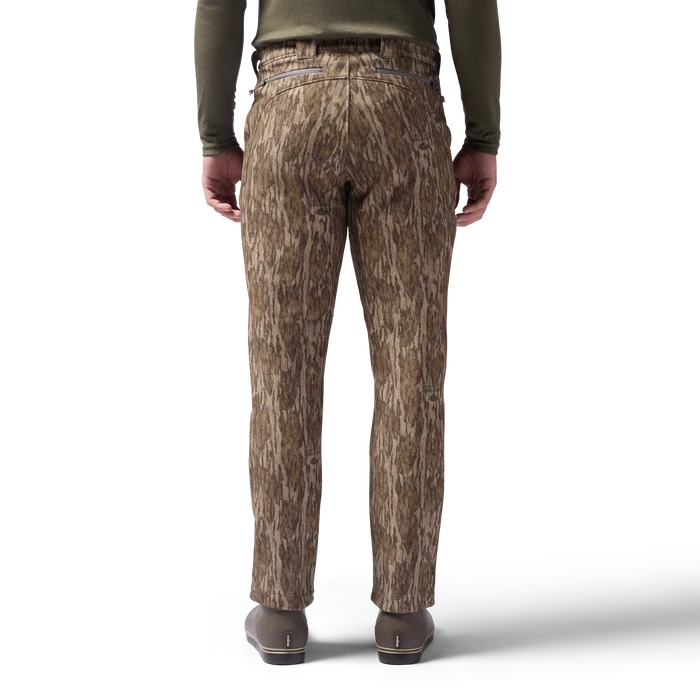 Bonded Fleece Field Pant in Mossy Oak Bottomland, on model #mossy_oak_bottomland