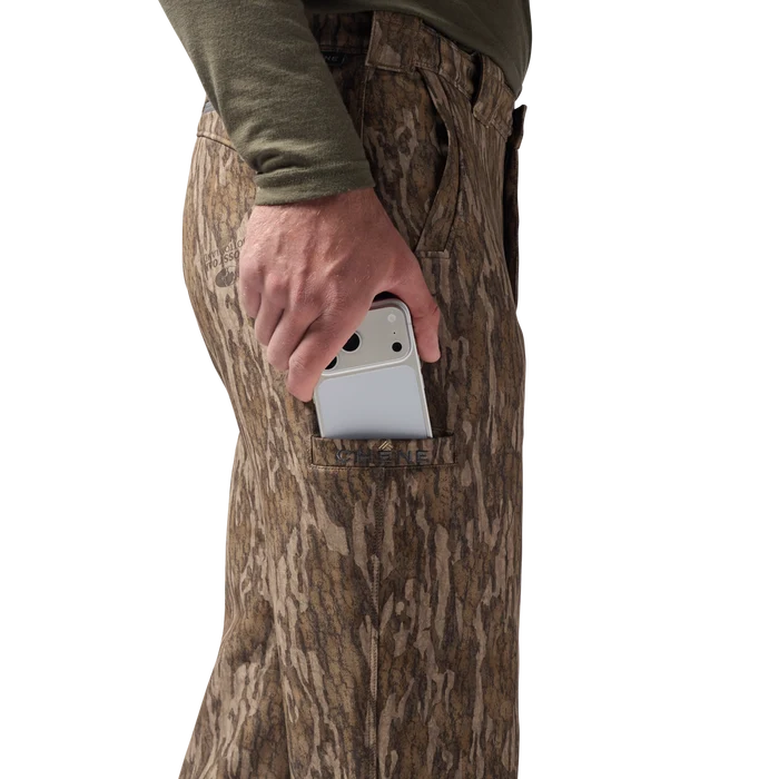 Bonded Fleece Field Pant in Mossy Oak Bottomland, on model #mossy_oak_bottomland